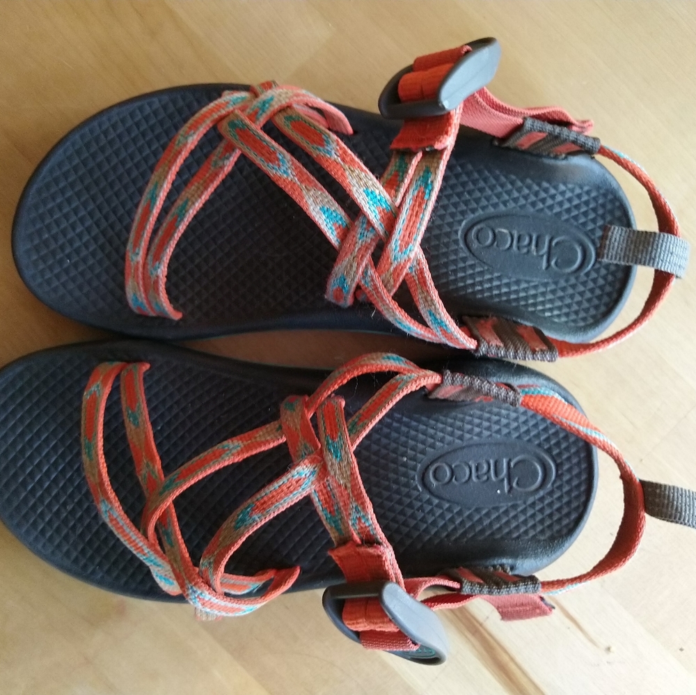 Girls sz2 Chaco ZX/1